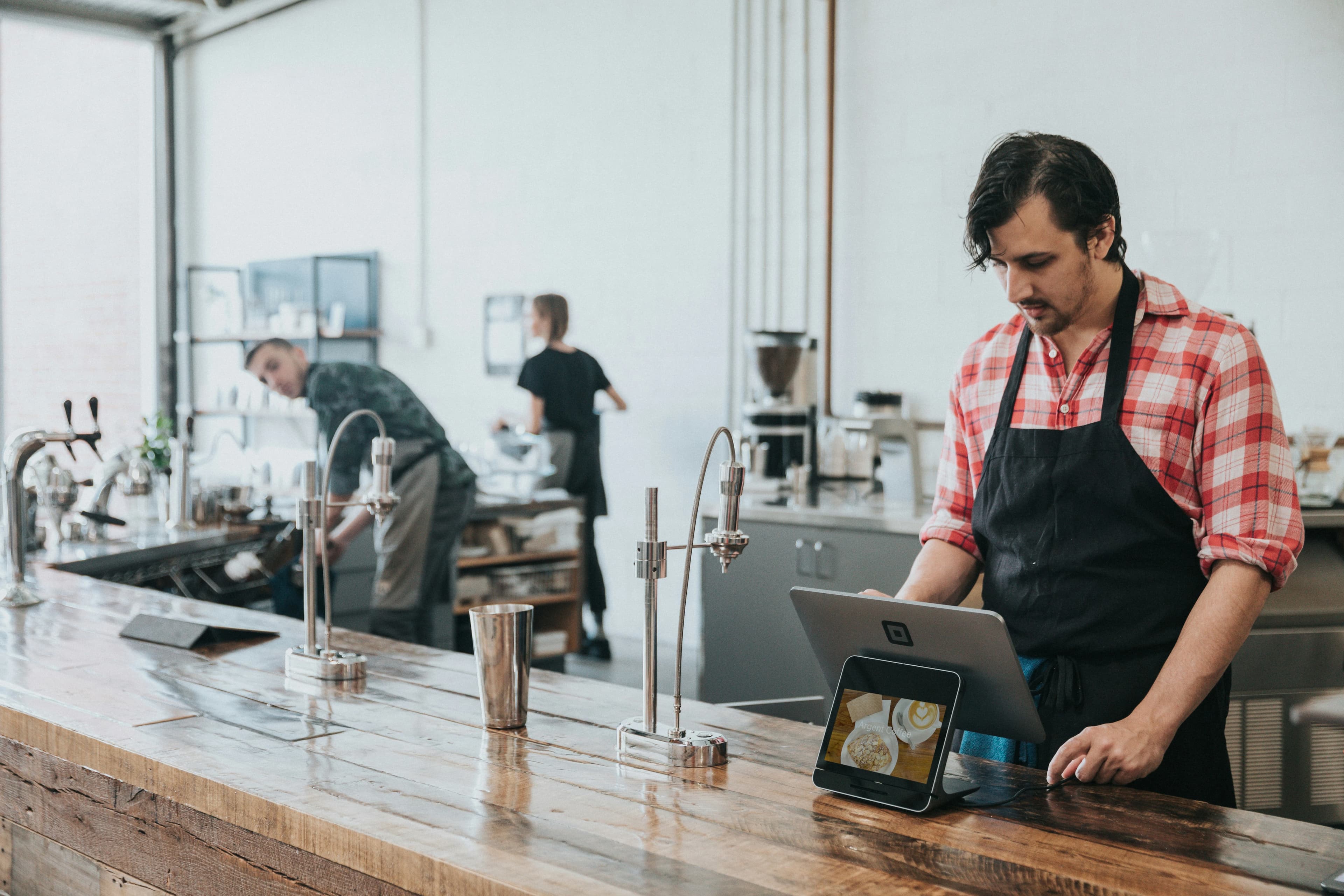 Terminal POS dans un restaurant avec connexion réseau